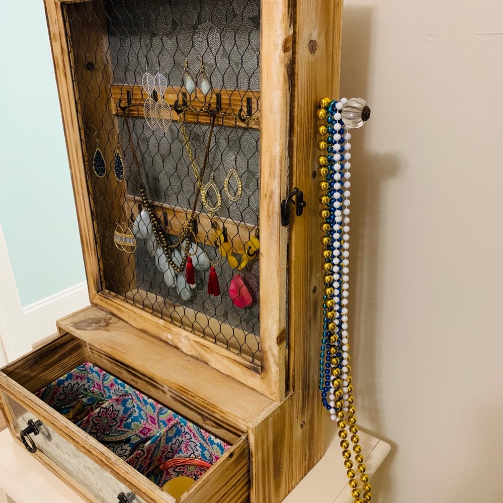 Handmade jewelry holder